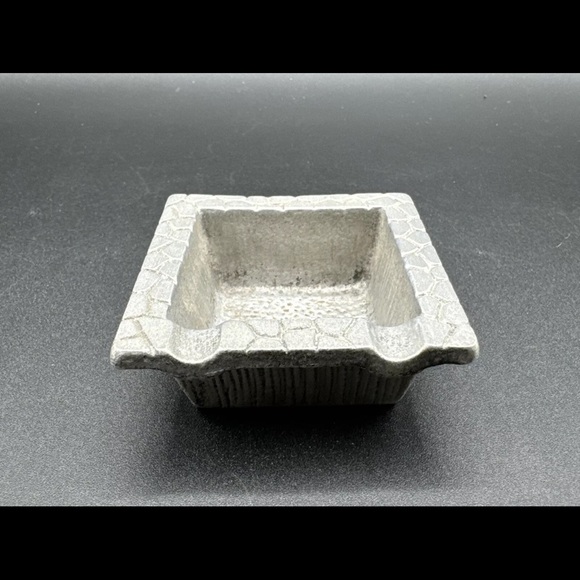 Ashtray and Cigarette Holder Pewter Vintage Rare Embossed Stone/Hen Holon/Israel - Picture 8 of 16